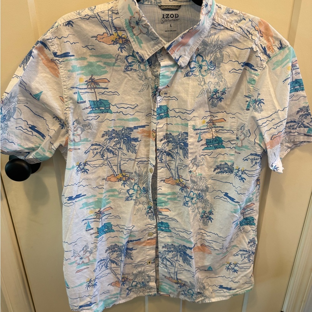 Izod Men’s White Short-Sleeve Tropical Print Button-Down Shirt